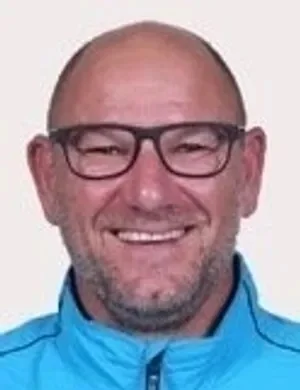 Portretfoto van interim trainer Robert van der Weert, aangesteld als nieuwe hoofdtrainer van FC Gulpen in 2026